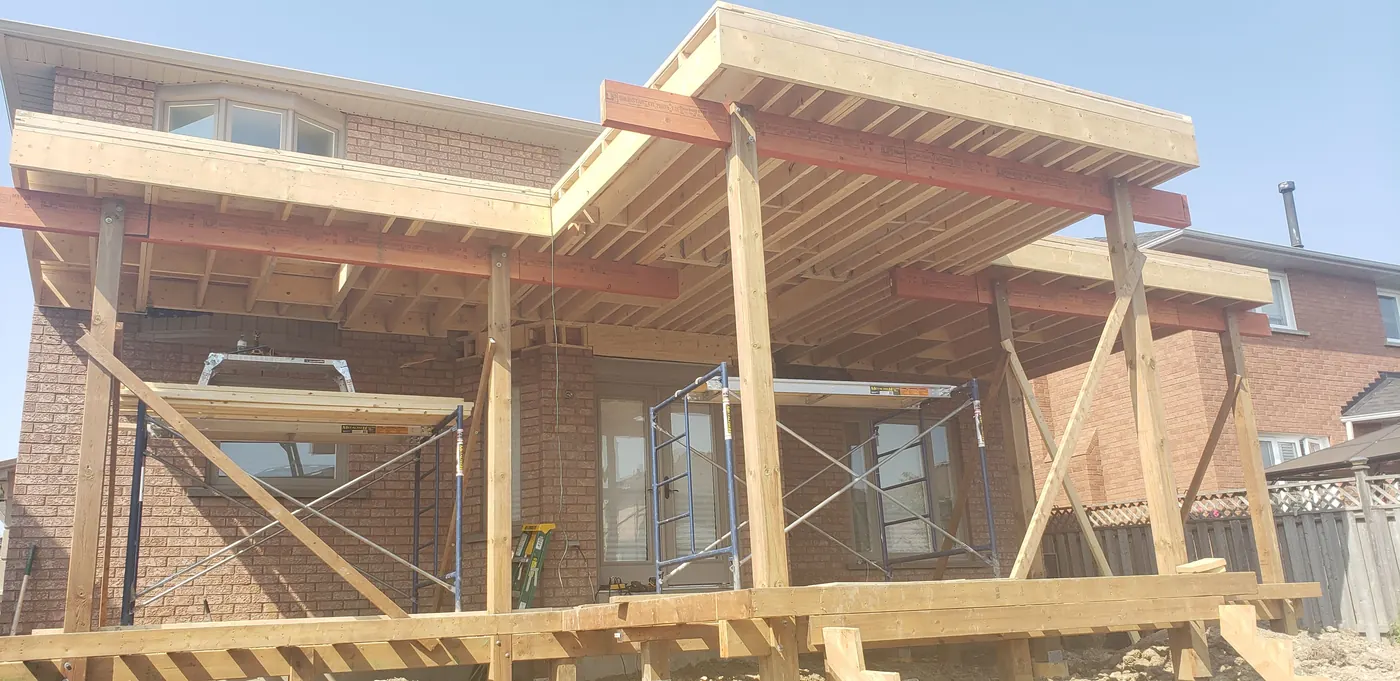 Covered deck roof framing from the side in Vaughan